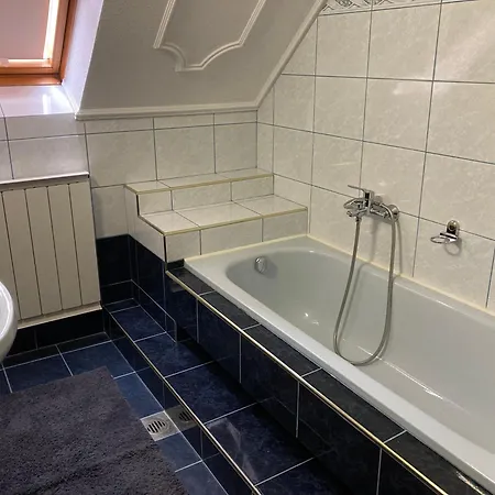 Lelle Apartment *