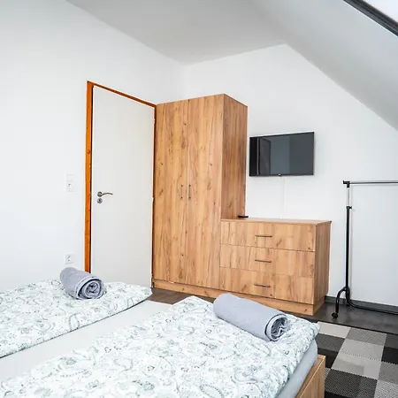 Apartamento Lelle Centrál *