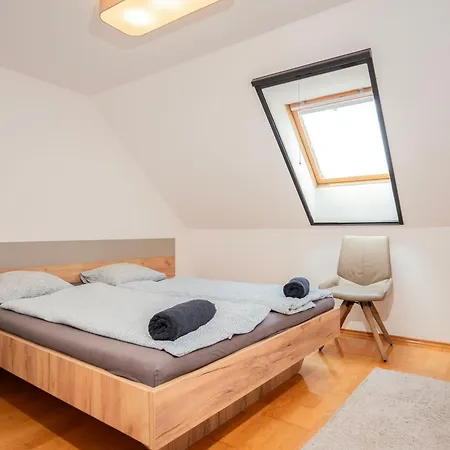 Lelle Apartmán *