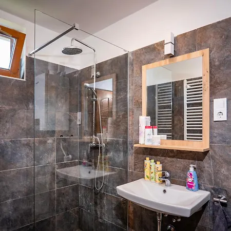 Lelle Apartmán